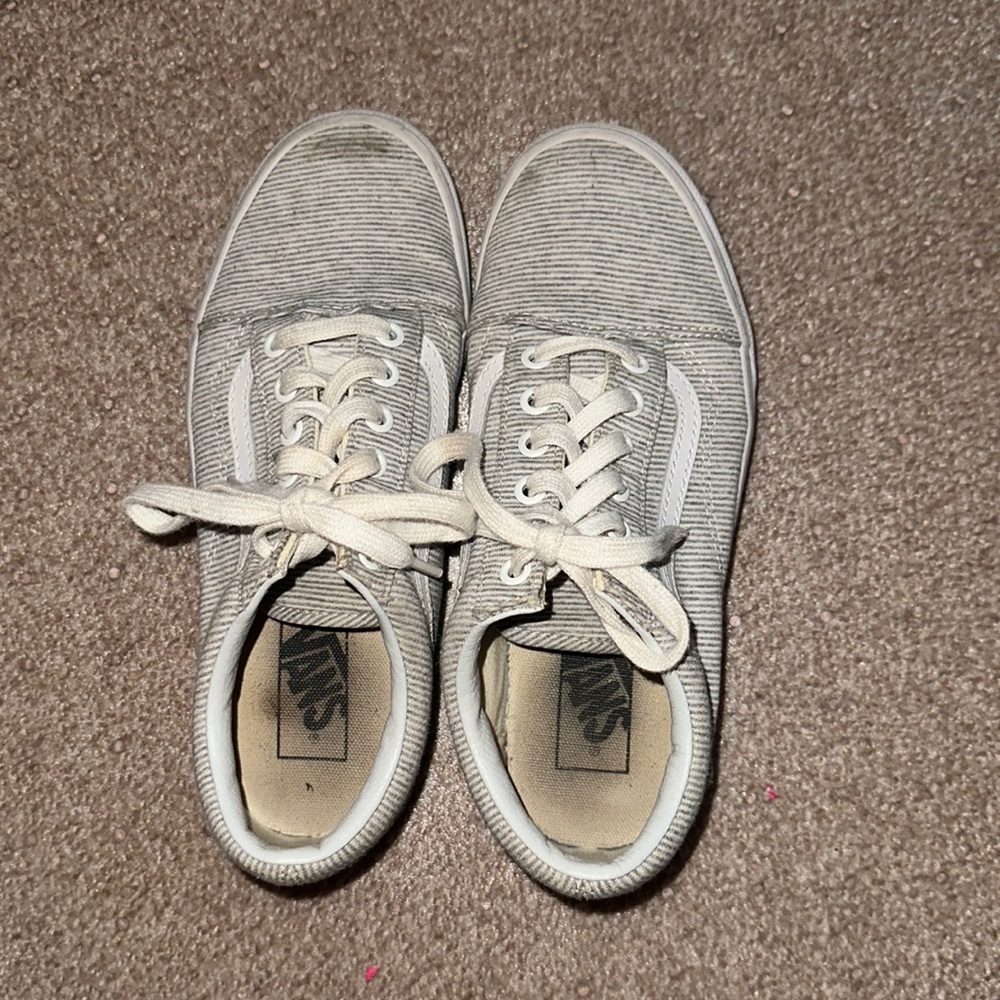 Striped Vans “off the wall” Old Skool Low rise Skater Shoe